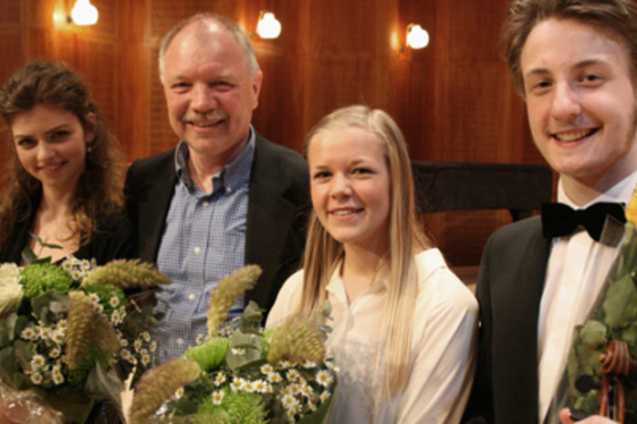 finalister med rektor Bertel Krarup
