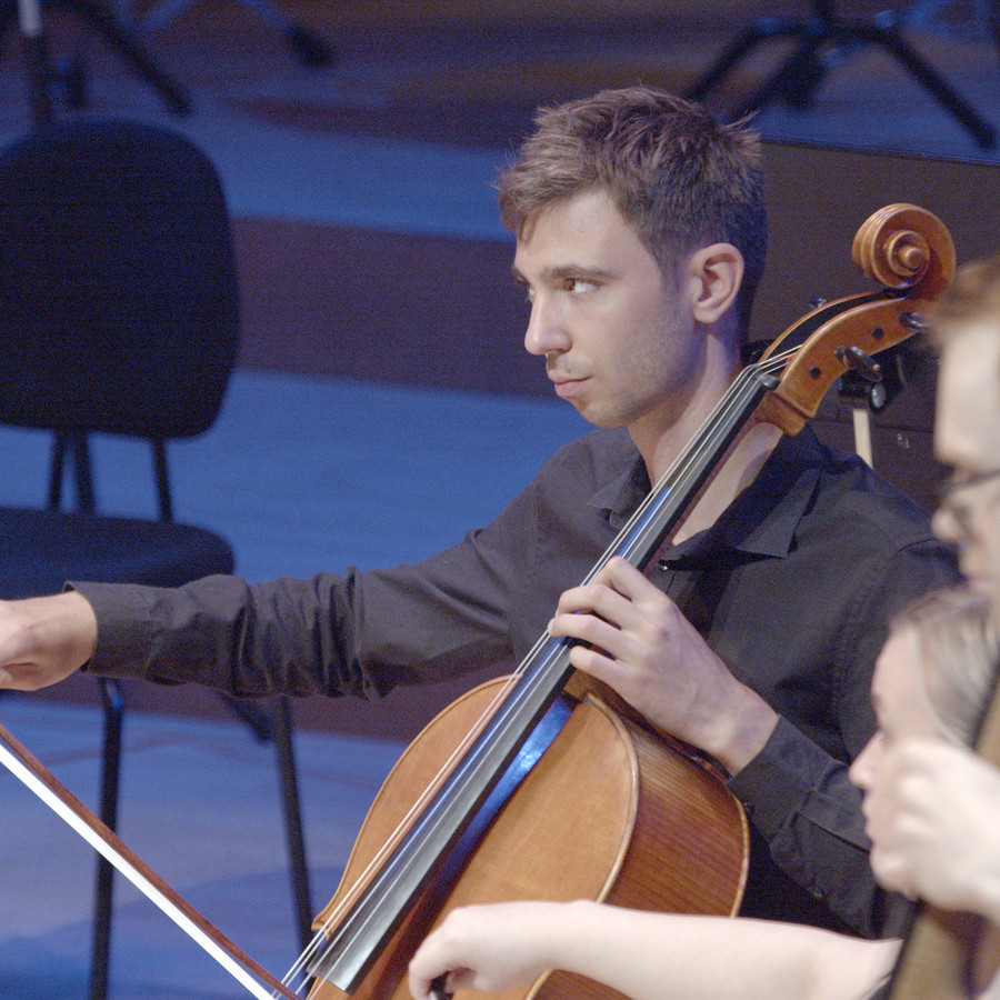 Picture of Oskar Friis-Hansen cello