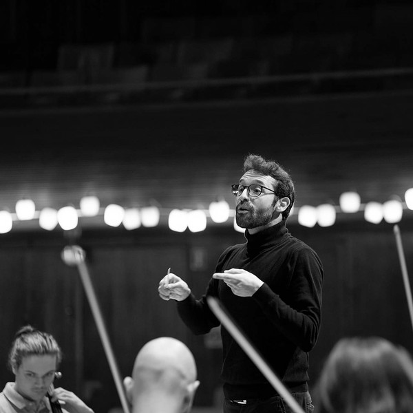 Picture of conductor